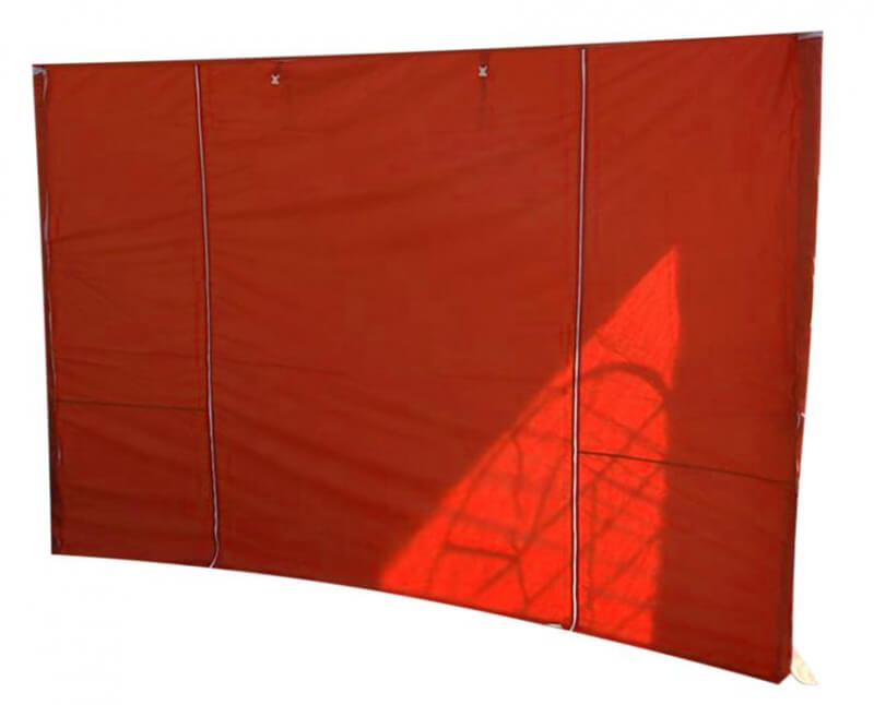 Stena červená určená pre stany. 